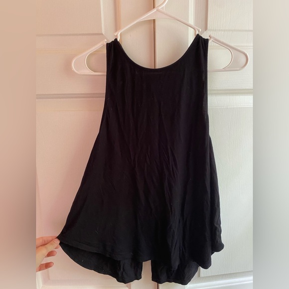 Black flowy top with open back - Picture 1 of 2